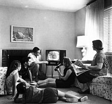 familia viendo television